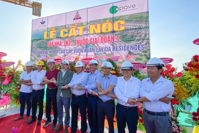 Cất nóc nhà phố vườn thuộc giai đoạn 1 dự án La Vida Residences - ảnh 1