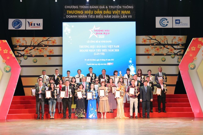 ELLY được tôn vinh Top 100 thương hiệu dẫn đầu Việt Nam 2020 - ảnh 1