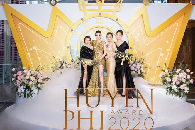 'Đêm tiệc Nữ Vương' hoành tráng, quy tụ dàn Tiktoker nổi tiếng và ca sĩ điển trai Quân A.P - ảnh 5