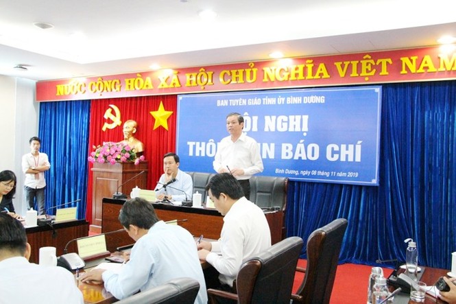 Họp báo vụ chuyển nhượng đất công ở Bình Dương: Không có 'vùng cấm' - ảnh 1