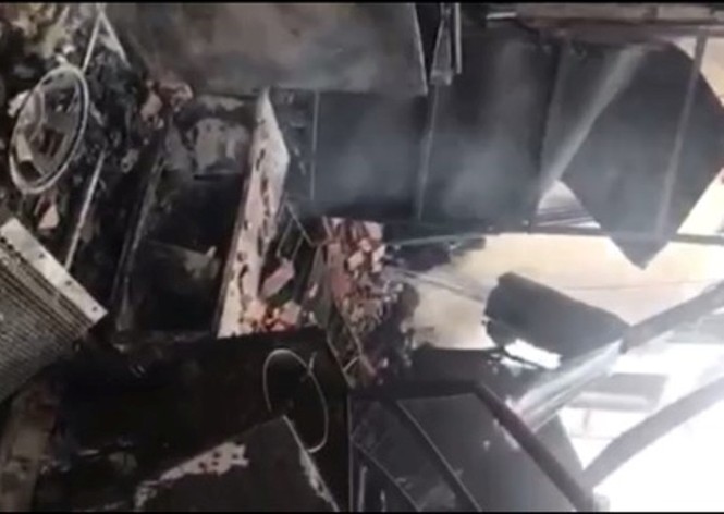 ‘Bà hỏa’ thiêu rụi cửa hàng điện máy và xe ô tô - ảnh 4