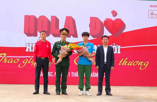 Hàng nghìn “chiến sĩ Hola” tham gia hiến máu tình nguyện - ảnh 1