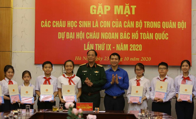 Tuyên dương 13 Đại biểu Đại hội cháu ngoan Bác Hồ là con cán bộ, chiến sĩ trong Quân đội - ảnh 5