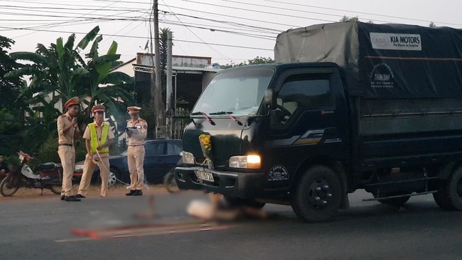 Đi bộ tập thể dục, người đàn ông bị xe tải tông tử vong - ảnh 1