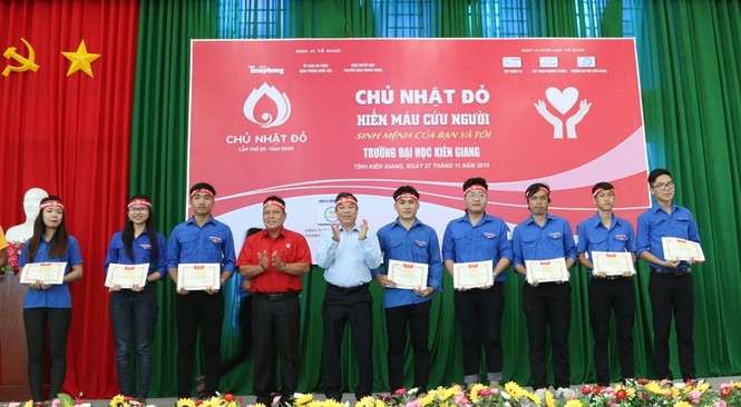 Những tấm lòng nhân ái sẽ ngày càng nhân rộng - ảnh 9