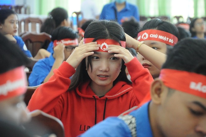Hàng trăm bạn trẻ có mặt từ sớm tham gia Chủ Nhật Đỏ tại Kiên Giang - ảnh 4
