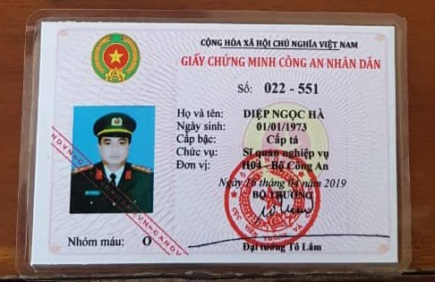 Đối tượng giả danh Phó Cục trưởng ‘thăm’ Công an huyện bị khởi tố tội lừa đảo - ảnh 2