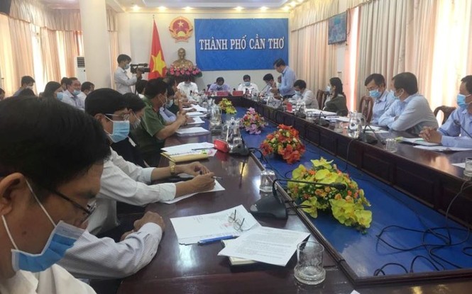 Người cách ly tại gia đình vẫn còn đi đám tiệc - ảnh 1