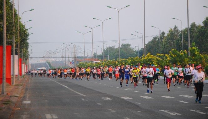 Gần 6.800 người chạy Marathon ‘chống biến đổi khí hậu’ ở Hậu Giang - ảnh 1