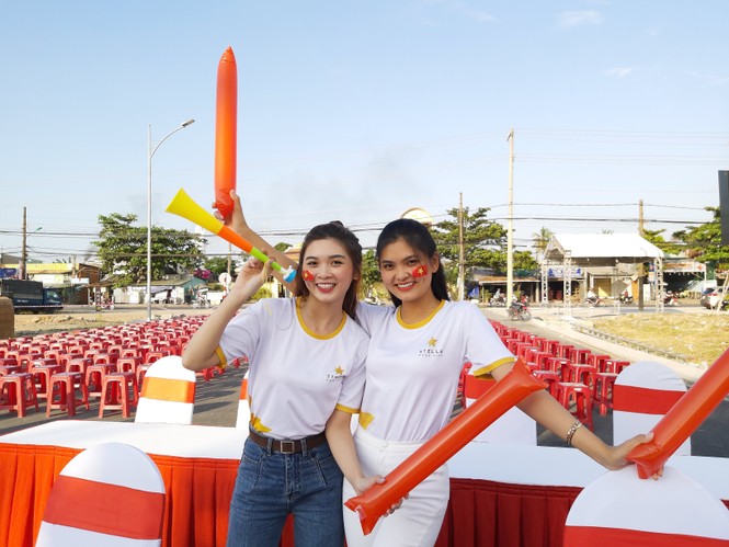 Bạn trẻ Tây Đô háo hức cổ vũ đội tuyển U22 Việt Nam - ảnh 6