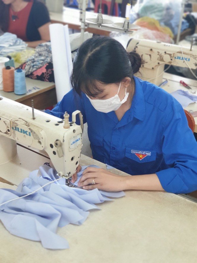 Sinh viên An Giang may 5000 khẩu trang phòng dịch Covid - 19 - ảnh 3