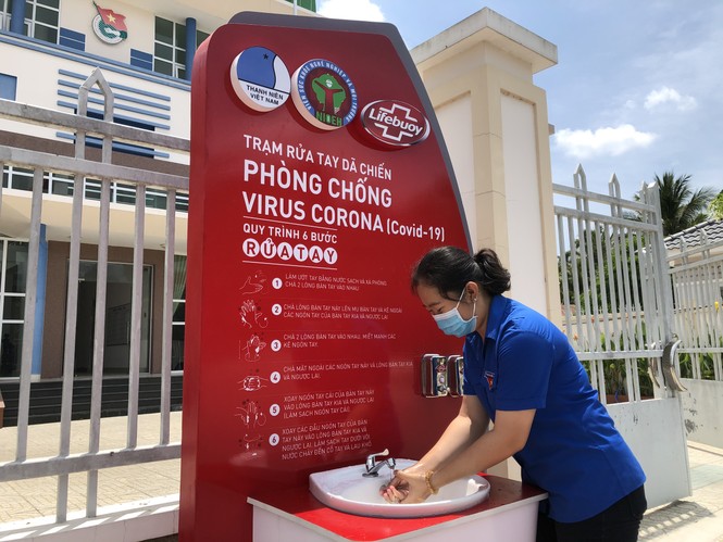 Bến Tre lắp trạm rửa tay dã chiến phòng dịch COVID - 19 - ảnh 2