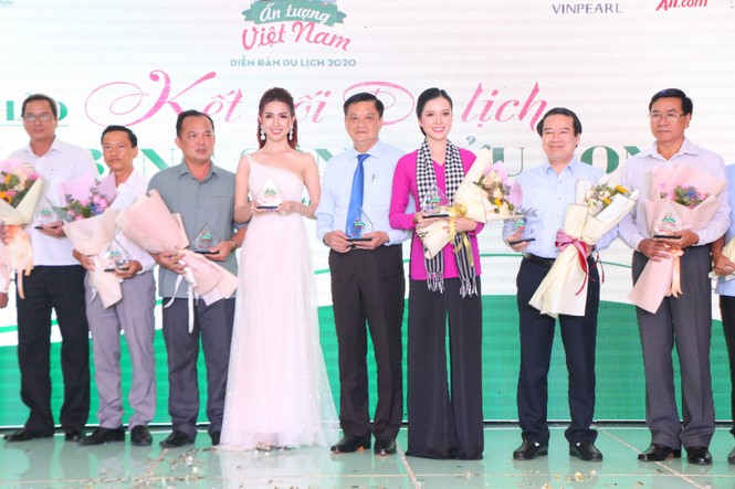 Tình người làm cho khách thêm yêu mến vùng đất chín Rồng - ảnh 7