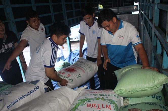 Chuyến xe Ứớc mơ của tuổi trẻ Cần Thơ đến với đồng bào miền Trung - ảnh 4