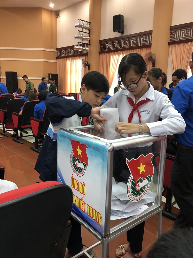 Tuổi trẻ ĐBSCL ủng hộ đồng bào lũ lụt miền Trung - ảnh 3