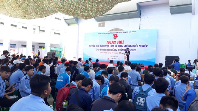 Sôi nổi ngày hội việc làm tại An Giang - ảnh 1