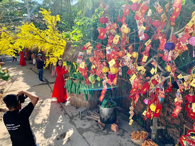 Rộn ràng sắc xuân ở trung tâm vùng sông nước - ảnh 4