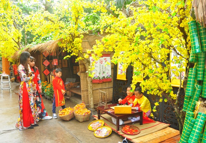 Rộn ràng sắc xuân ở trung tâm vùng sông nước - ảnh 1