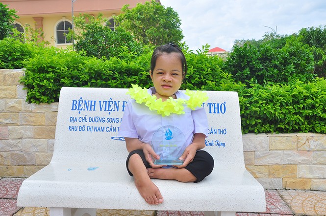 Cảm động với nghị lực của nữ sinh nhiễm chất độc da cam - ảnh 5