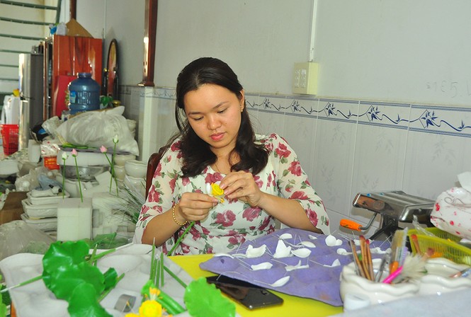 Tình yêu hoa từ đất sét của nữ thạc sỹ 9X ở Cần Thơ - ảnh 4
