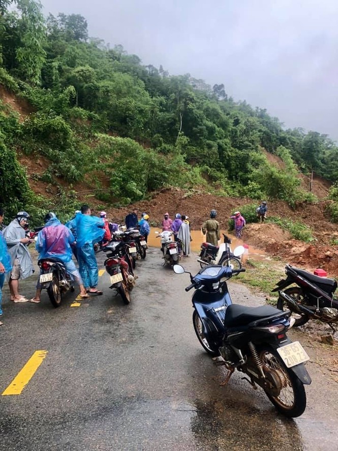 Giao thông ách tắc, thiệt hại ước tính 276 tỷ sau vụ lũ quét ở Thanh Hóa - ảnh 5