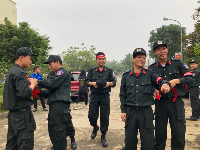 Chiến sỹ Tiểu đoàn Cảnh sát cơ động số 4 hào hứng với Chủ nhật Đỏ - ảnh 1