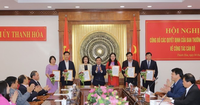 Điều động, bổ nhiệm nhiều chức danh thuộc Ban Thường vụ Tỉnh ủy Thanh Hóa quản lý - ảnh 1