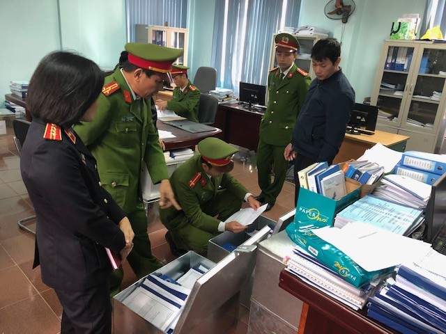 Bắt giam dàn lãnh đạo BQLDA Môi trường và biến đổi khí hậu TP Đồng Hới - ảnh 3