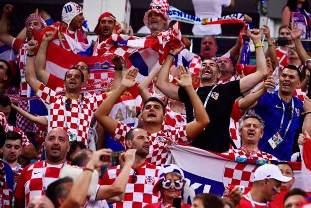 Fan Croatia ‘quậy tưng bừng’ ăn mừng chiến thắng - ảnh 6