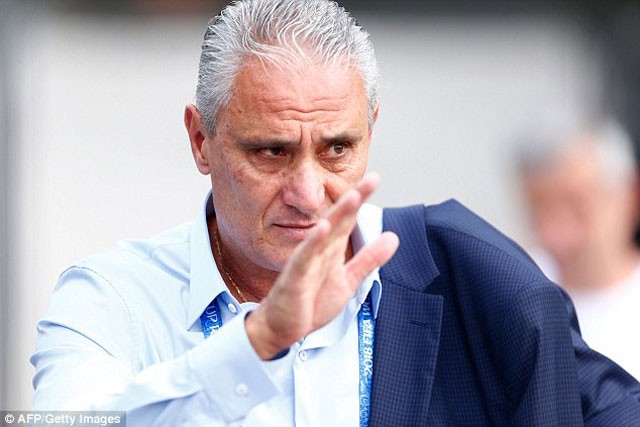Chùm ảnh ĐT Brazil lặng lẽ ‘cuốn gói’ khỏi nước Nga - ảnh 9