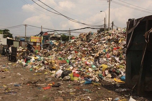 TP.HCM: Rác thải bủa vây nhiều tuyến đường giữa trung tâm thành phố - ảnh 4