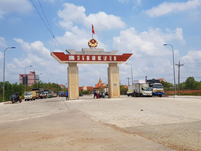 Năm mới trên tuyến đầu phòng, chống dịch COVID – 19 - ảnh 7