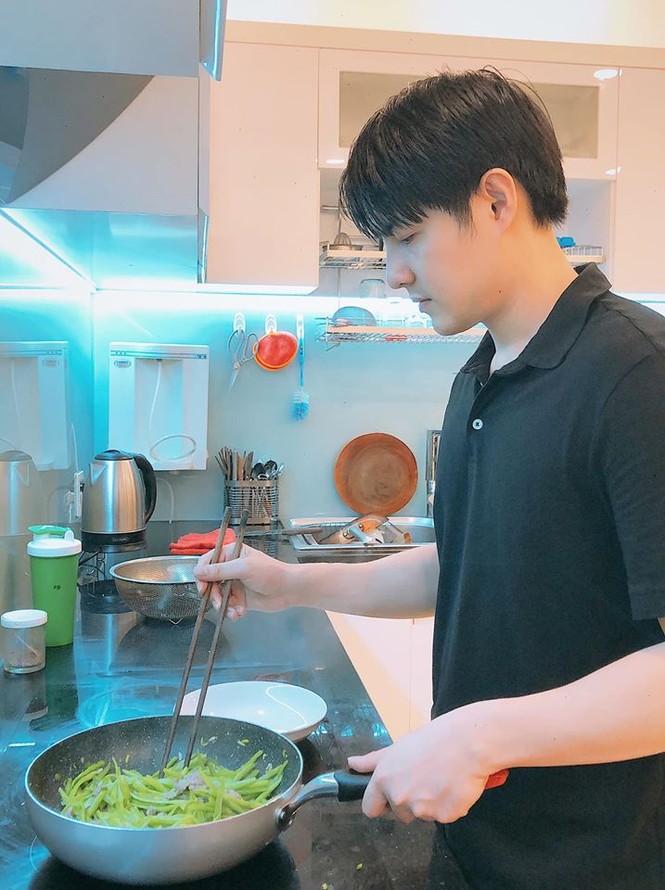 Sao Việt: Đông Nhi nấu phở cho ông xã, Trà Long