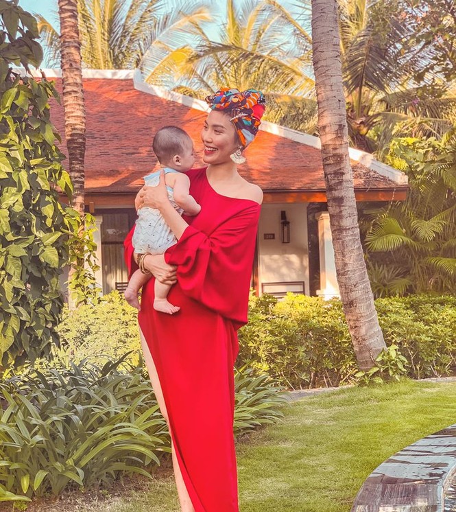 Sao Việt 24H: Đông Nhi tung ảnh đẹp như hoa, gia đình Thu Trang diện đồ bà ba siêu yêu - ảnh 4