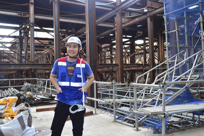 Theo chân Hamlet Trương khám phá ga ngầm siêu hiện đại của tuyến Metro số 1 ở TP.HCM - ảnh 1