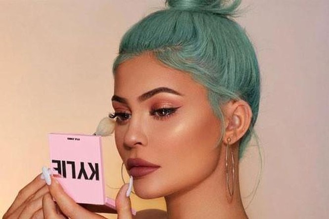 Sốc: Kylie Jenner bị tạp chí Forbes thẳng tay tước danh hiệu tỷ phú - ảnh 2