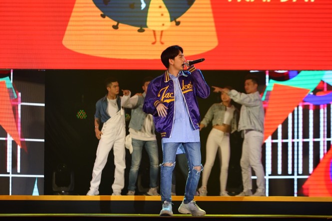 Trúc Nhân, Bảo Anh nghẹn ngào trong đêm nhạc tri ân đội ngũ chống COVID-19 - ảnh 7