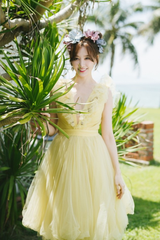 Hari Won và mẹ khoe ảnh xinh đẹp, thơ mộng trong chuyến du lịch Đà Nẵng - ảnh 1