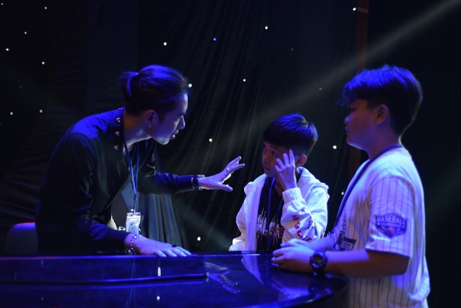 K-ICM làm mới hit “Sóng gió” giúp Chấn Quốc - Tiến Nhỏ tự tin thể hiện trên sân khấu - ảnh 2