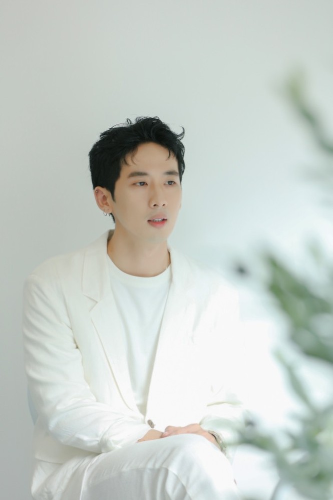 Tuấn Trần hát ballad “lụi tim” dành tặng fan, thực hiện MV chỉ với giá 0 đồng - ảnh 1