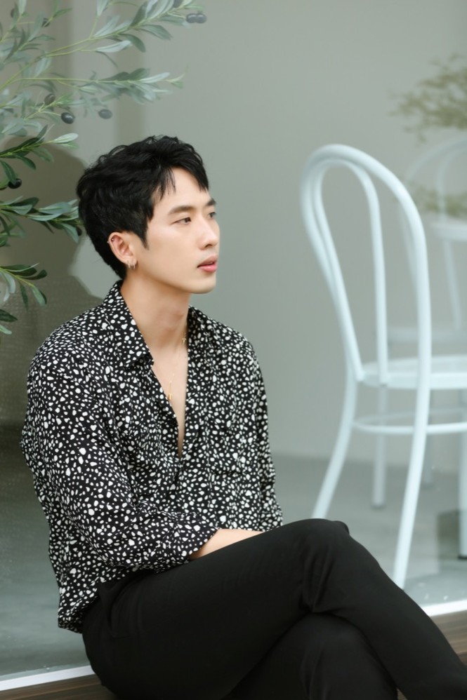 Tuấn Trần hát ballad “lụi tim” dành tặng fan, thực hiện MV chỉ với giá 0 đồng - ảnh 2