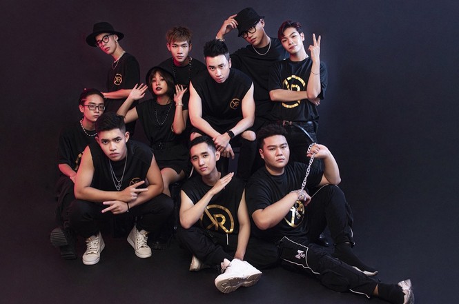 Team Karik tung bộ hình