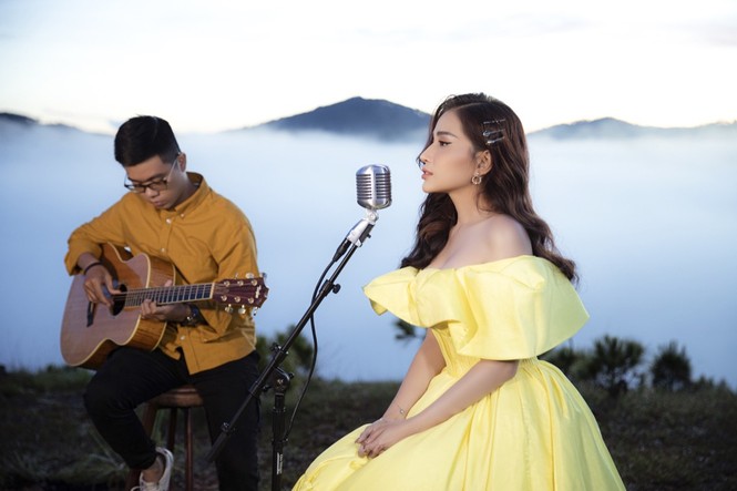 “Cô Mèo” Khả Như bất ngờ khoe giọng hát ngọt ngào, sâu lắng trong dự án cover - ảnh 2