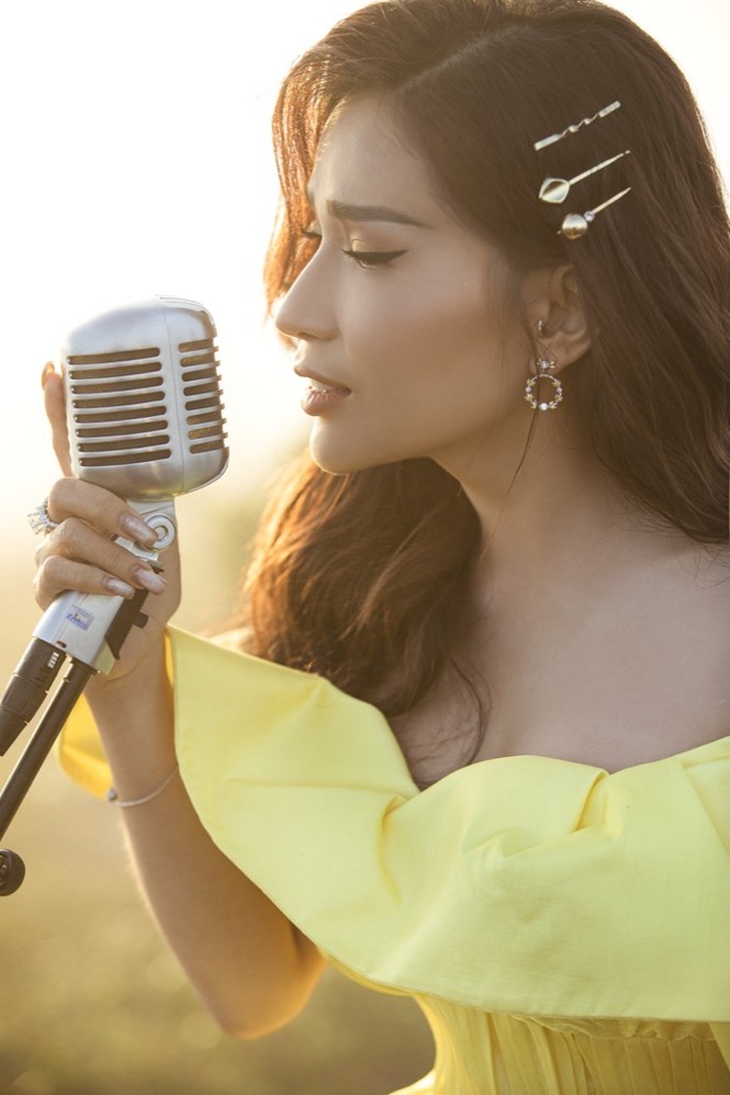 “Cô Mèo” Khả Như bất ngờ khoe giọng hát ngọt ngào, sâu lắng trong dự án cover - ảnh 5