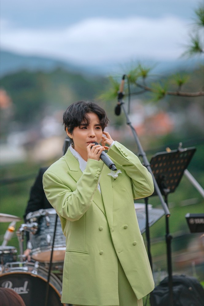 Vũ Cát Tường “phủ trắng” toàn bộ mạng xã hội, xác nhận lịch comeback sau 1 năm “ở ẩn” - ảnh 5