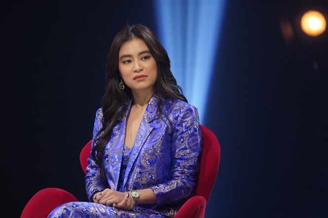 Hoàng Thuỳ Linh gây bất ngờ khi tiết lộ hơn 30 tuổi vẫn để mẹ quản lý thu nhập - ảnh 1