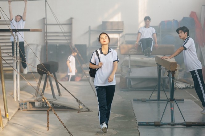 Không còn buồn bã, Phạm Quỳnh Anh chinh phục trai trẻ trong MV kết hợp Ricky Star - ảnh 4