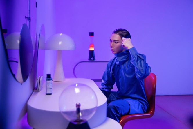 Tạm rời xa sở trường ballad uỷ mị, Erik trở lại bằng MV siêu thực từ hành tinh khác - ảnh 4