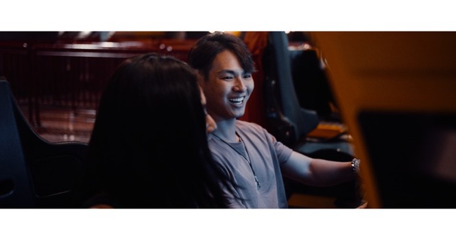 Jay Quân kết hợp rapper Chị Cả trong ca khúc mới, tung MV đẹp như mơ tại Đà Nẵng - ảnh 2