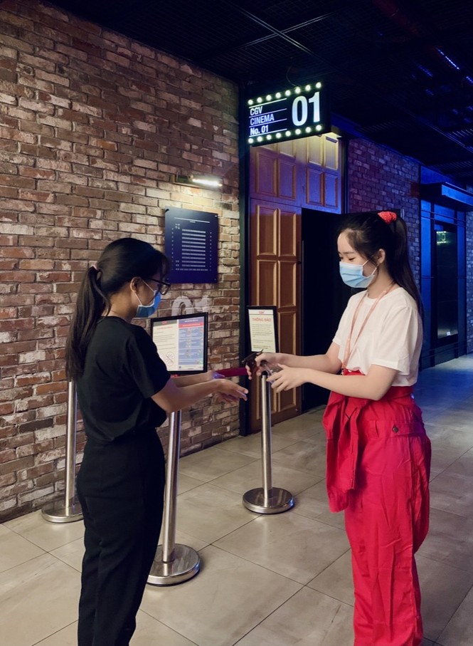 Rạp chiếu phim tăng cường phòng dịch, nhiều phim hấp dẫn phục vụ khán giả dịp Tết - ảnh 5